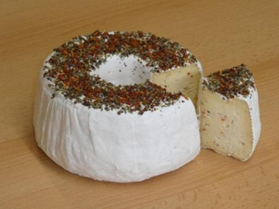 Produktfoto zu Dorfkäse Tomate-Basilikum Hofkäserei Belrieth