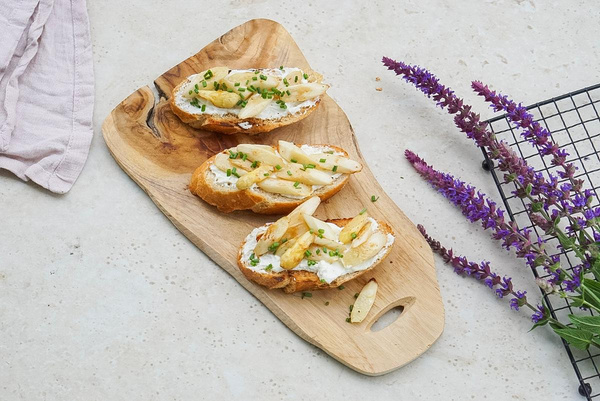 Produktfoto zu Rezept der Woche "Spargel Crostini