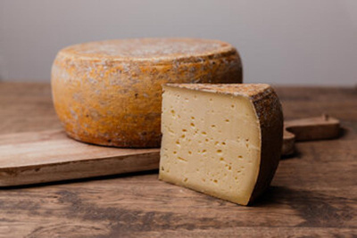 Produktfoto zu Deichkäse 50% laktosefrei Hof Backensholz