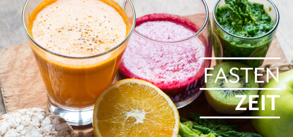 KI generiert: Das Bild zeigt reife Orangen, die an einem Baum hängen. Auf der linken Seite steht der Text "Orangen Kampagne".