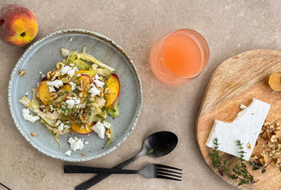 Produktfoto zu Rezept der Woche "Sommerliche Spitzkohl-Pfanne"