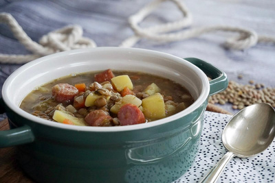 Produktfoto zu Rezeptkarte Omas Linsensuppe