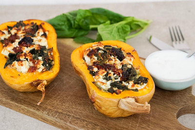 Produktfoto zu Rezept der Woche "Butternut Kürbis gefüllt mit Spinat"